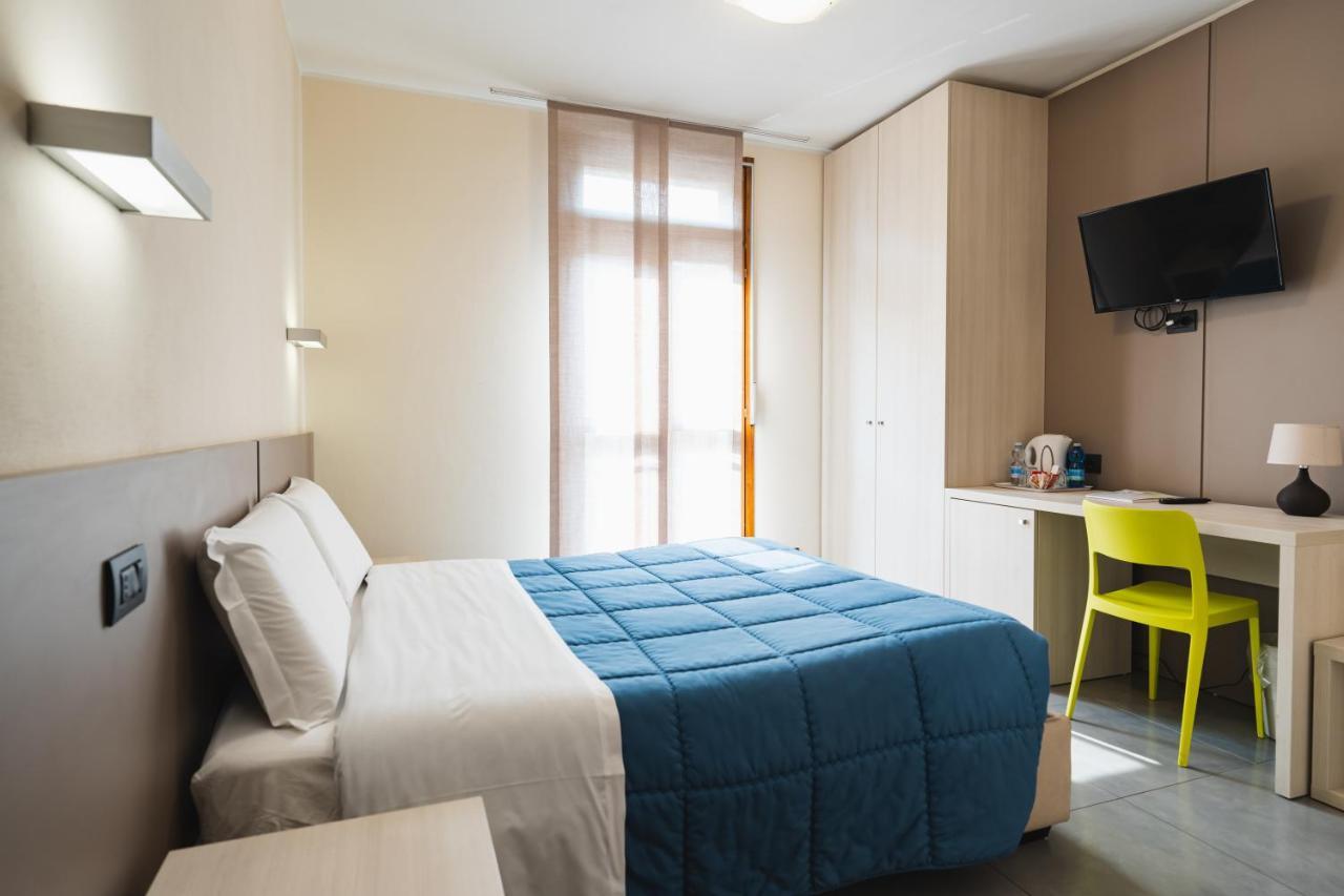 Parini Hotel Bosisio Parini Ngoại thất bức ảnh