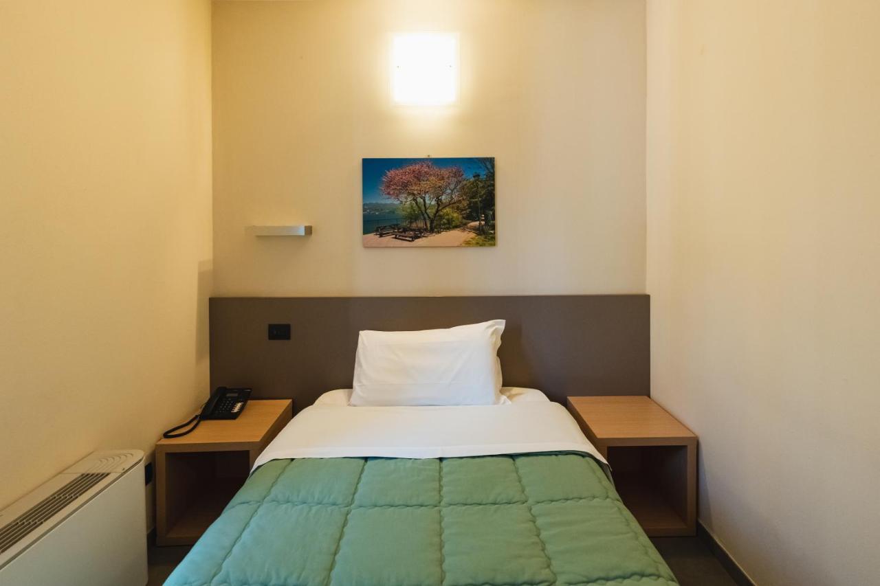 Parini Hotel Bosisio Parini Ngoại thất bức ảnh