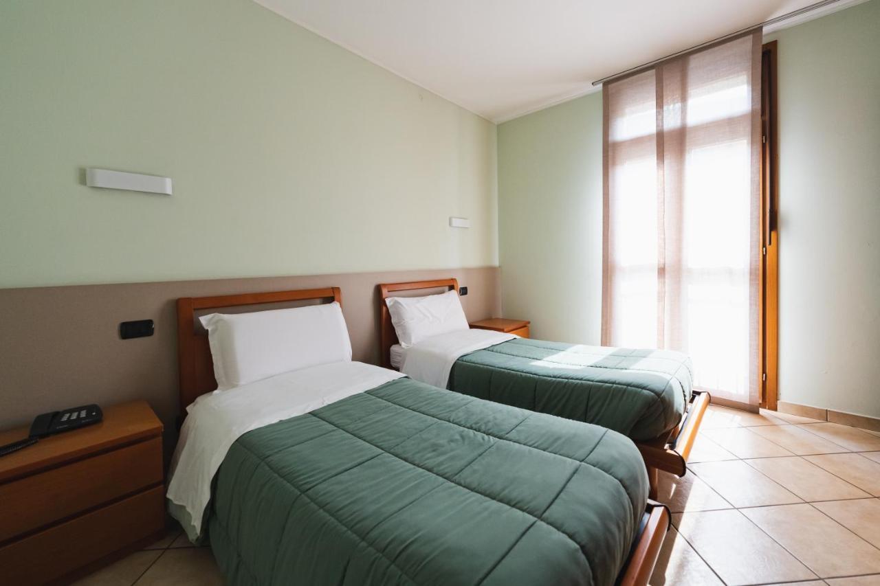 Parini Hotel Bosisio Parini Ngoại thất bức ảnh