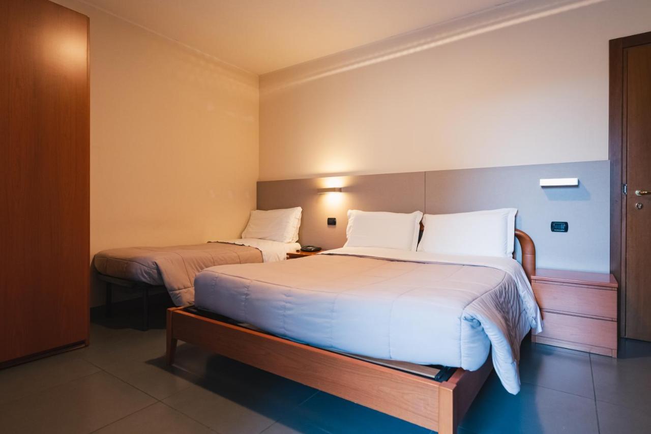 Parini Hotel Bosisio Parini Ngoại thất bức ảnh