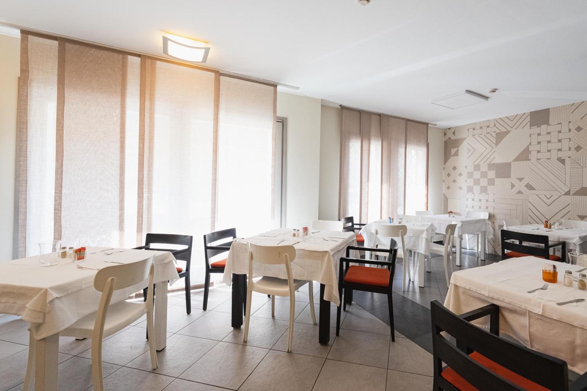 Parini Hotel Bosisio Parini Ngoại thất bức ảnh