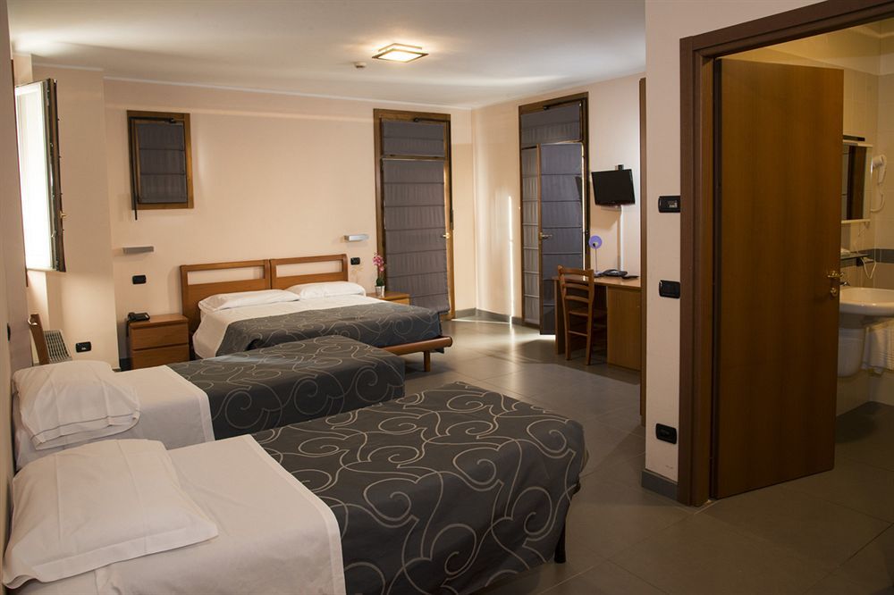 Parini Hotel Bosisio Parini Ngoại thất bức ảnh