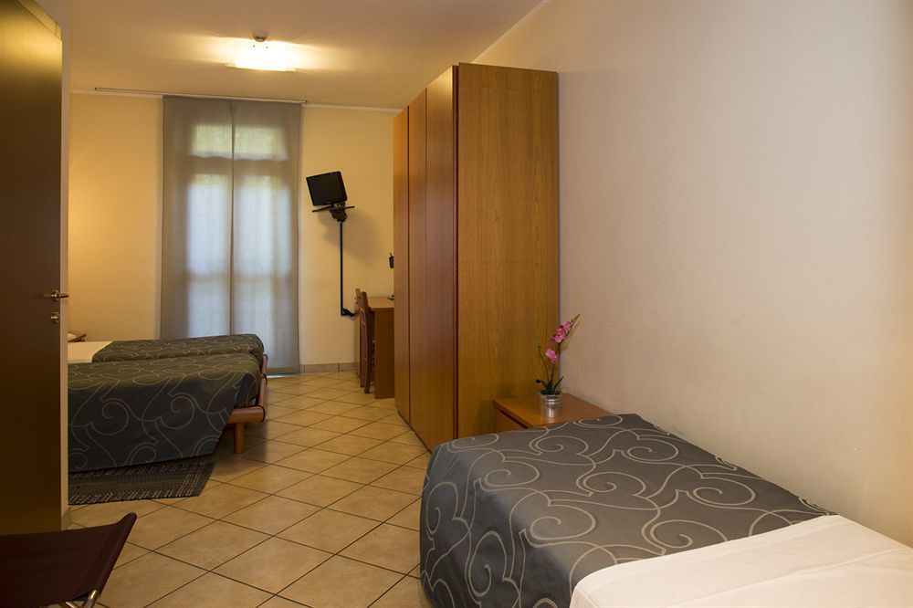 Parini Hotel Bosisio Parini Ngoại thất bức ảnh