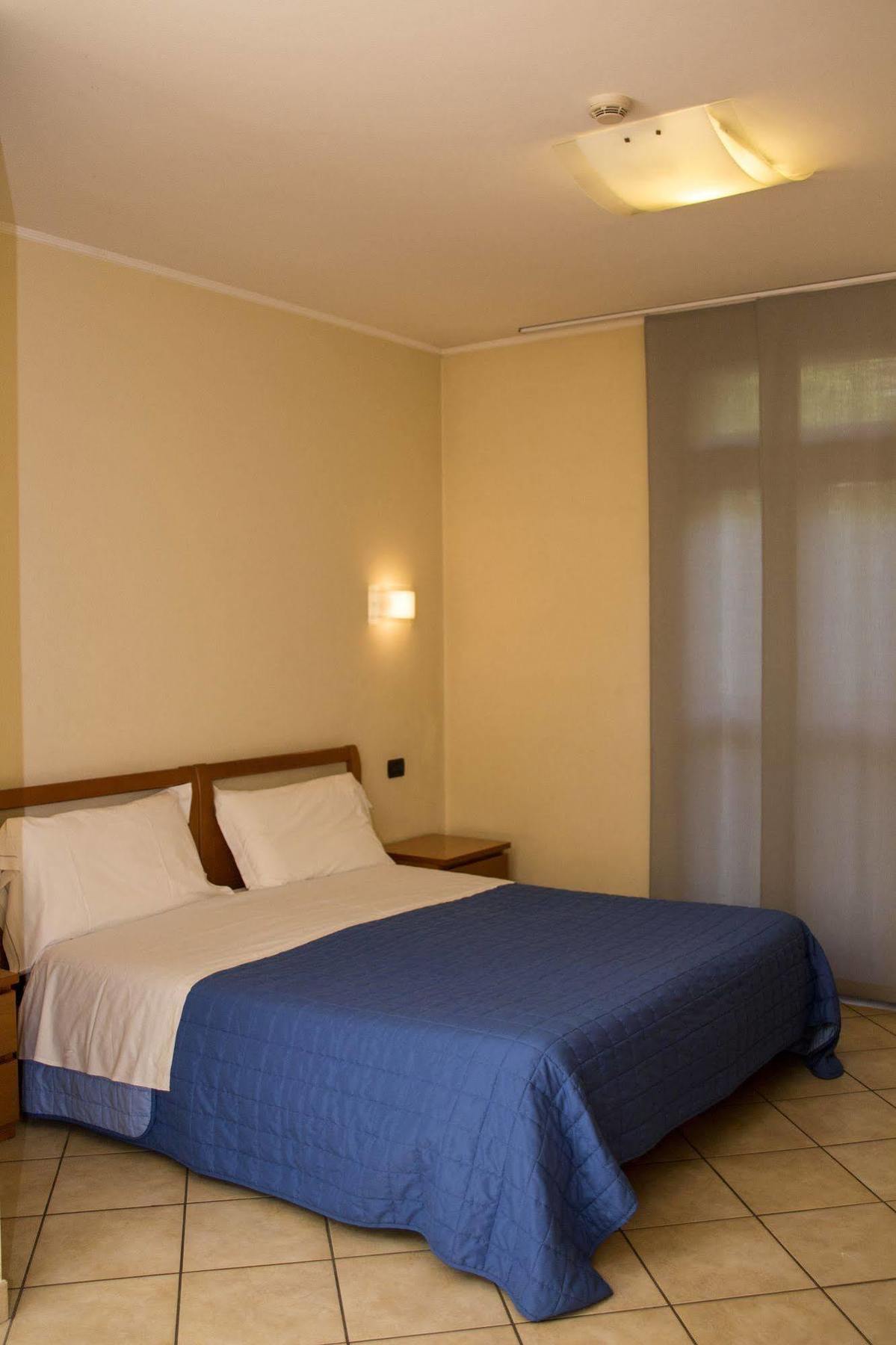 Parini Hotel Bosisio Parini Ngoại thất bức ảnh