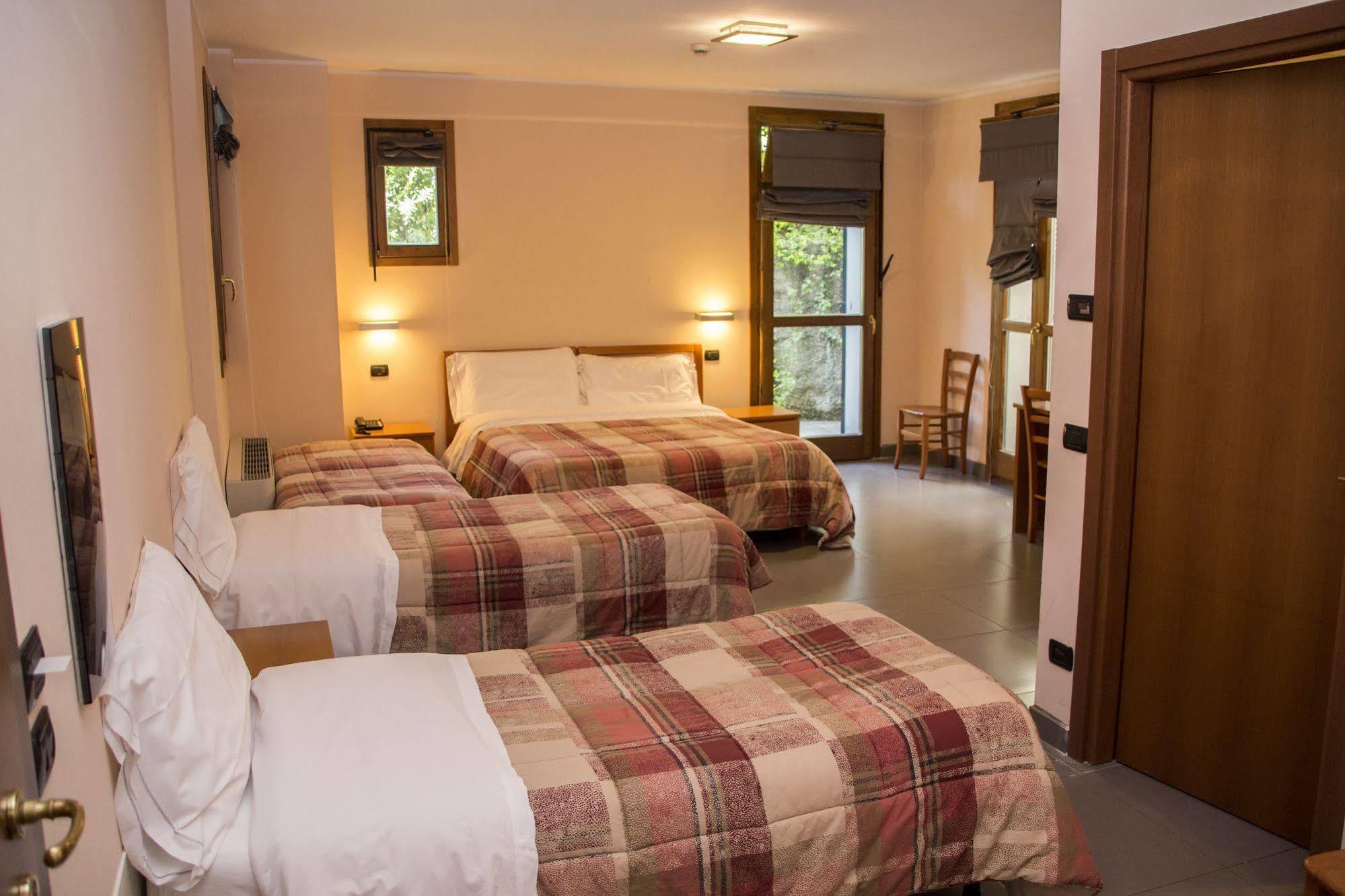 Parini Hotel Bosisio Parini Ngoại thất bức ảnh