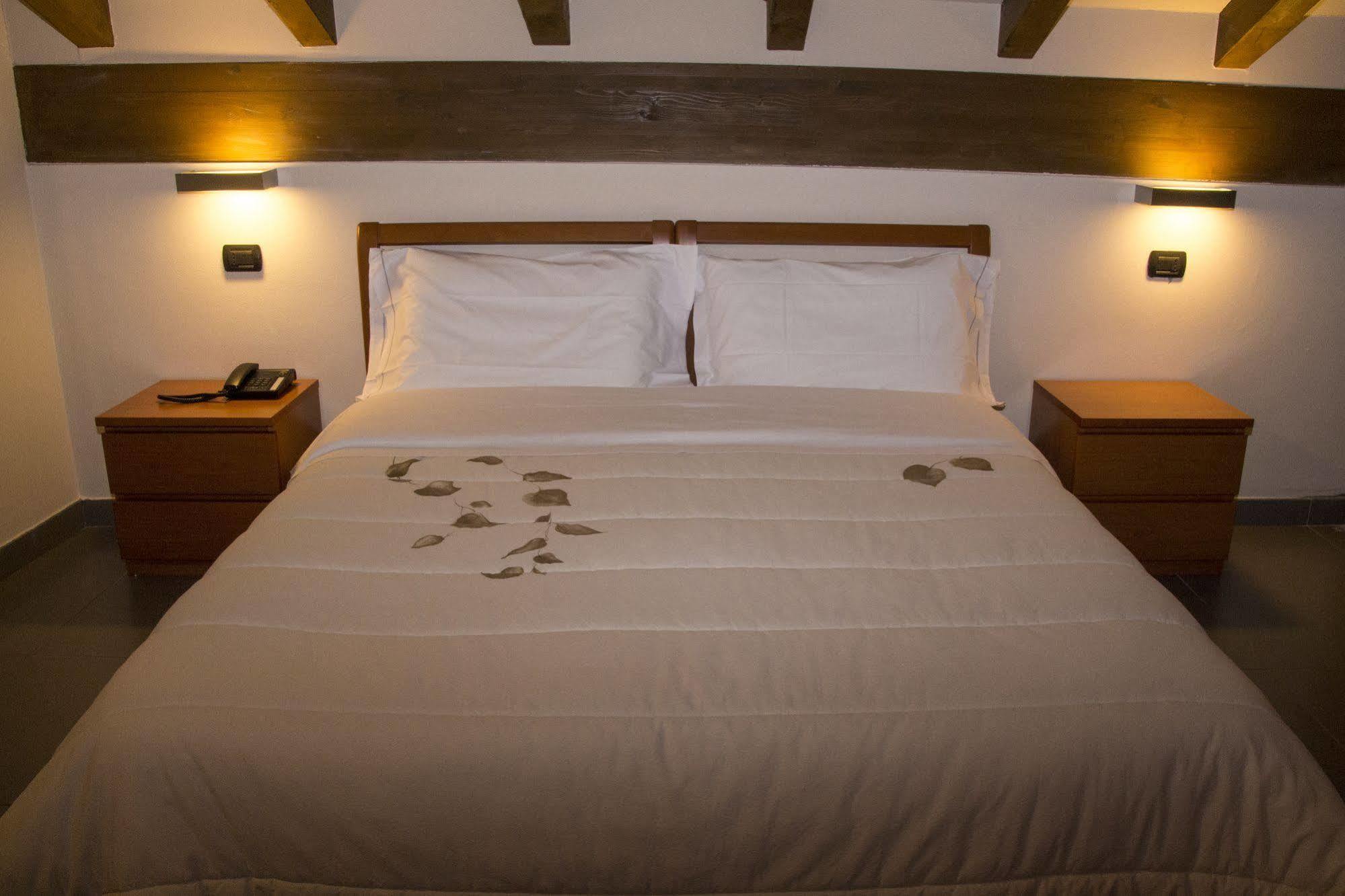 Parini Hotel Bosisio Parini Ngoại thất bức ảnh