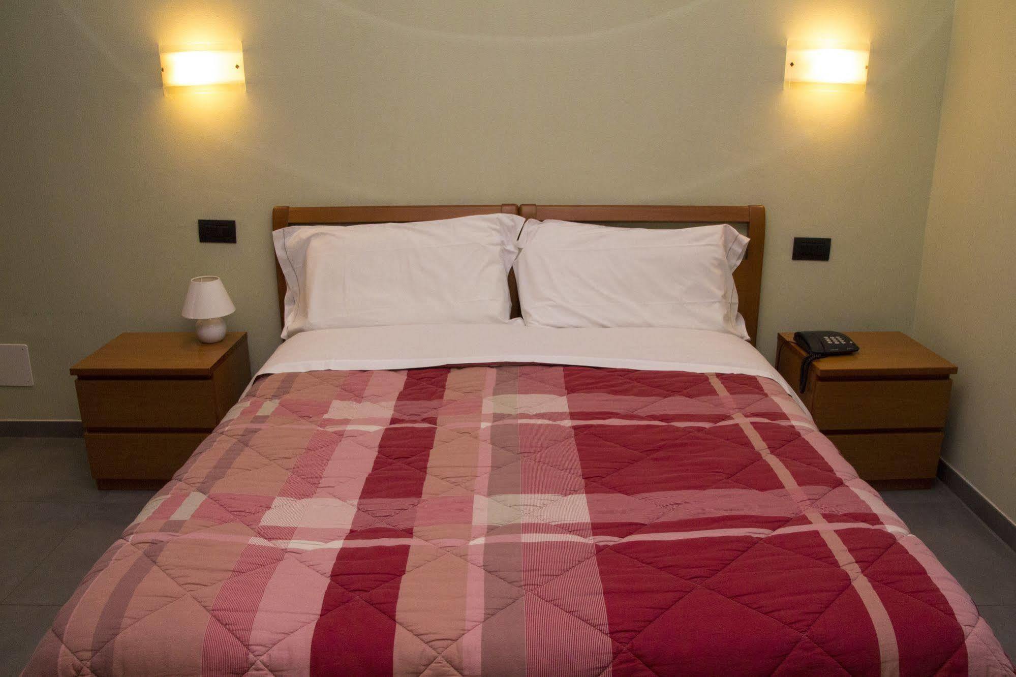 Parini Hotel Bosisio Parini Ngoại thất bức ảnh